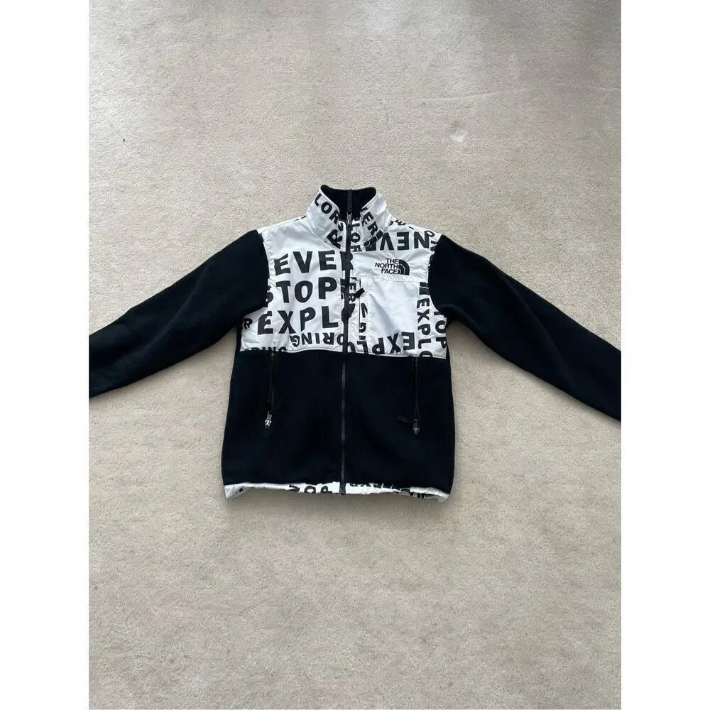The North Face Printed '95 Retro Denali Youth Jacket. Size L ( 14-16)